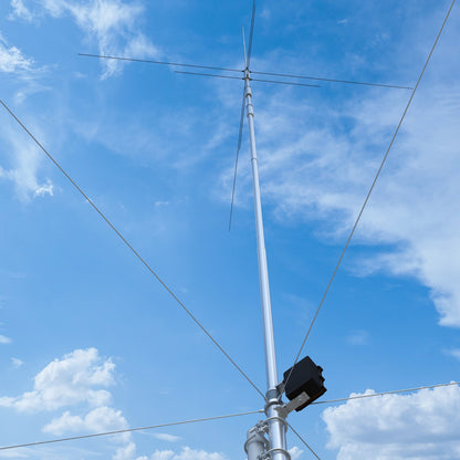 VG4 antenna Under the blue sky